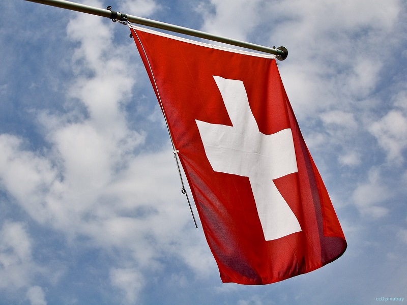 Schweiz-Flagge-einkauf-freiburg